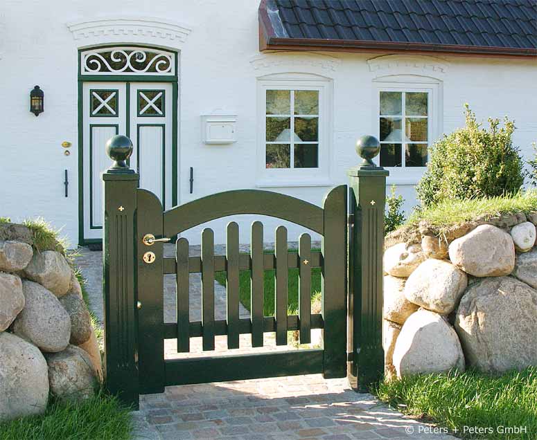 Gartentor Walddörfer ⎜ Einfahrtstore aus Hartholz - Anfertigung nach Maß