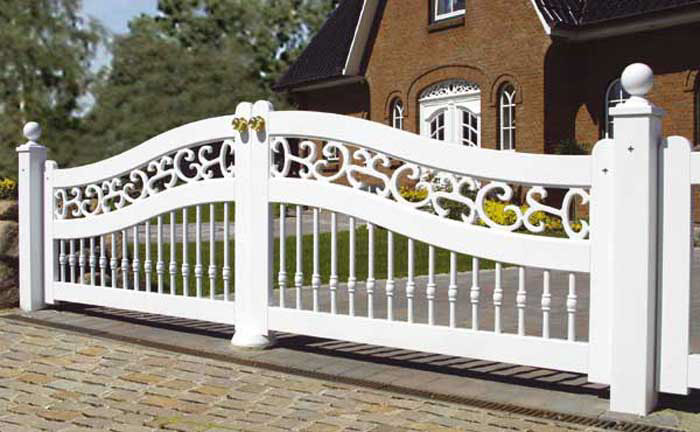 Gartentor im Sylter Friesenstil - Holztor FRIESLAND - Hartholz weiß oder farbig lackiert - Einfahrtstore von Peters + Peters.