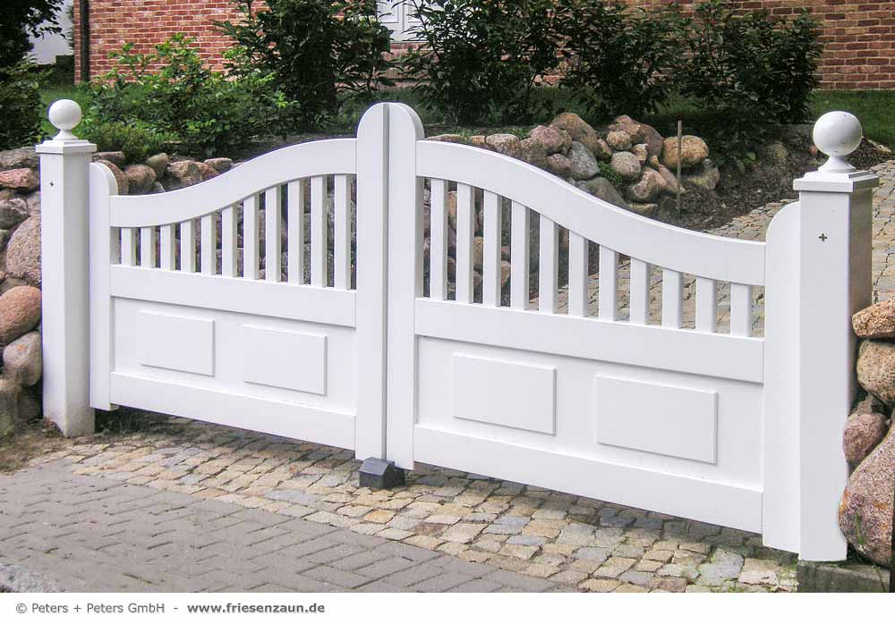 Sylter Holztore lassen sich individuell gestallten - Wählen Sie aus über 200 RAL-Farbtönen. Echte Friesentore mit 25 Jahren Garantie.