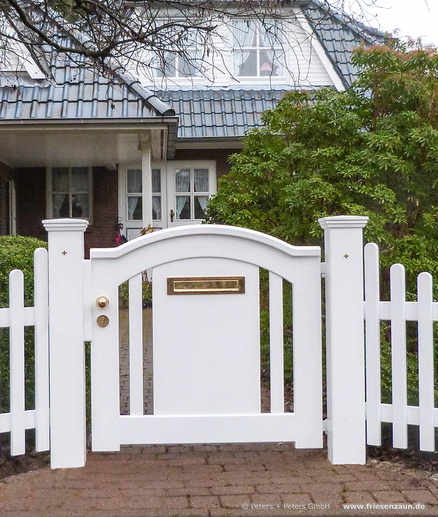 Gartentor BERGSTEDT - Weiße Holztore nach Maß gefertigt - Gartentore in mehr als 200 RAL-Farben.