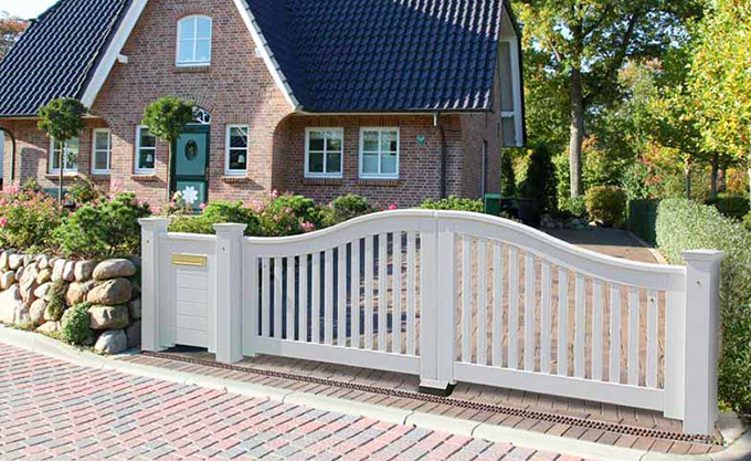 Weißes Gartentor Friesentor SCHLESWIG - Holztor im Sylter Friesenstil