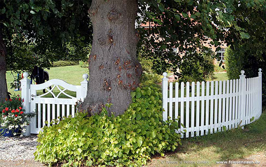 Original Sylter Friesenzaun - Weißer Gartenzaun aus wertvollem ODUM IROKO Hartholz - Anfertigung nach Maß von Peters + Peters
