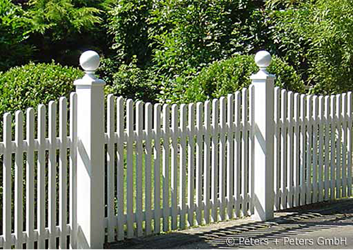 Original Sylter Friesenzaun - Weißer Gartenzaun aus wertvollem ODUM IROKO Hartholz - Anfertigung nach Maß von Peters + Peters