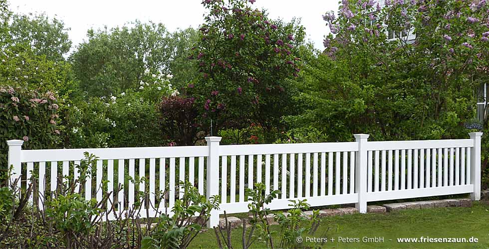 Original Sylter Friesenzaun - Weißer Gartenzaun aus wertvollem ODUM IROKO Hartholz - Anfertigung nach Maß von Peters + Peters