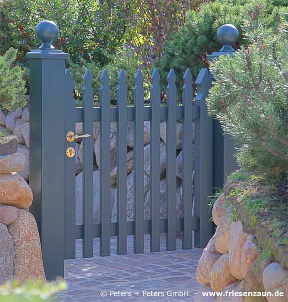 Individuelle Gartentor - Holztore aus wertvollem Hartholz - Qualität mit 25 Jahren Garantie.