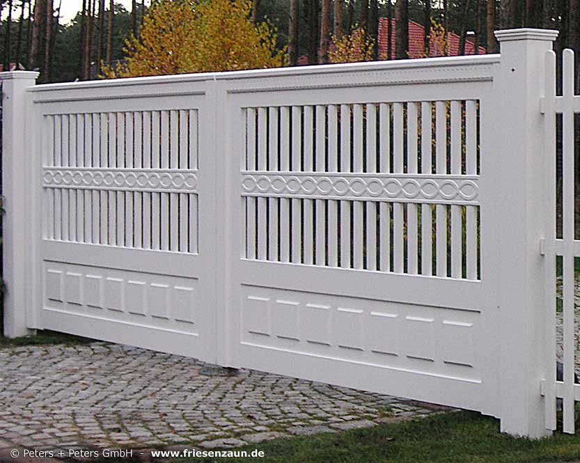 Gartentor BERGSTEDT - Weiße Holztore nach Maß gefertigt - Gartentore in mehr als 200 RAL-Farben.