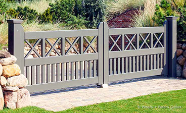 Gartentore der Serie Alt-Hamburg können als normales Gartentor oder als asymmetrisches Gartentor gestaltet werden.