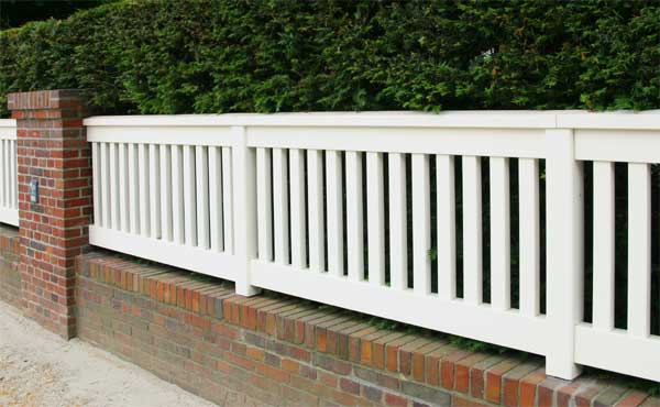 Original Sylter Friesenzaun - Weißer Gartenzaun aus wertvollem ODUM IROKO Hartholz - Anfertigung nach Maß von Peters + Peters