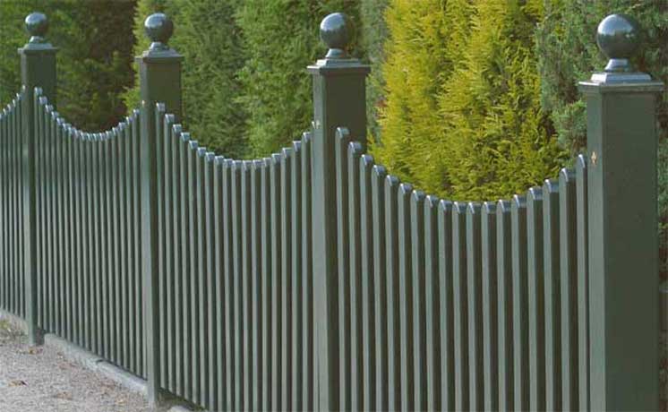 Original Sylter Friesenzaun - Weißer Gartenzaun aus wertvollem ODUM IROKO Hartholz - Anfertigung nach Maß von Peters + Peters