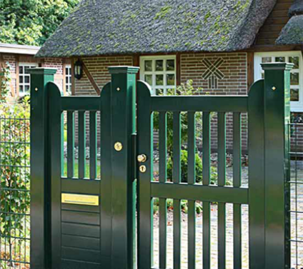 Individuelle Gartentor - Holztore aus wertvollem Hartholz - Qualität mit 25 Jahren Garantie.