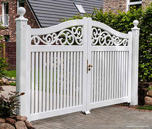 Anspruchsvolles Friesentor - Sichtschutztor mit Sylter Ornamenten. Sylter Friesentore auch mit 200 cm Höhe. 