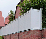 Extra massiver Sichtschutz für Garten, Haus und Terrasse - Massive Sichtschutzwände aus dauerhaftem Hartholz gefertigt