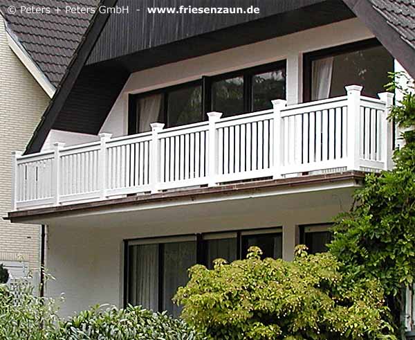 Hartholzgeländer Balkongeländer weiß - wetterfest weiß oder in über 200 RAL-Farben lackiert.