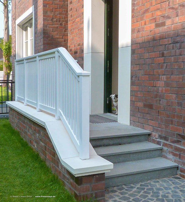 Terrassenzaun - Terrassengeländer weiß lackiert - Premium Tischlerqualität direkt vom Hersteller.