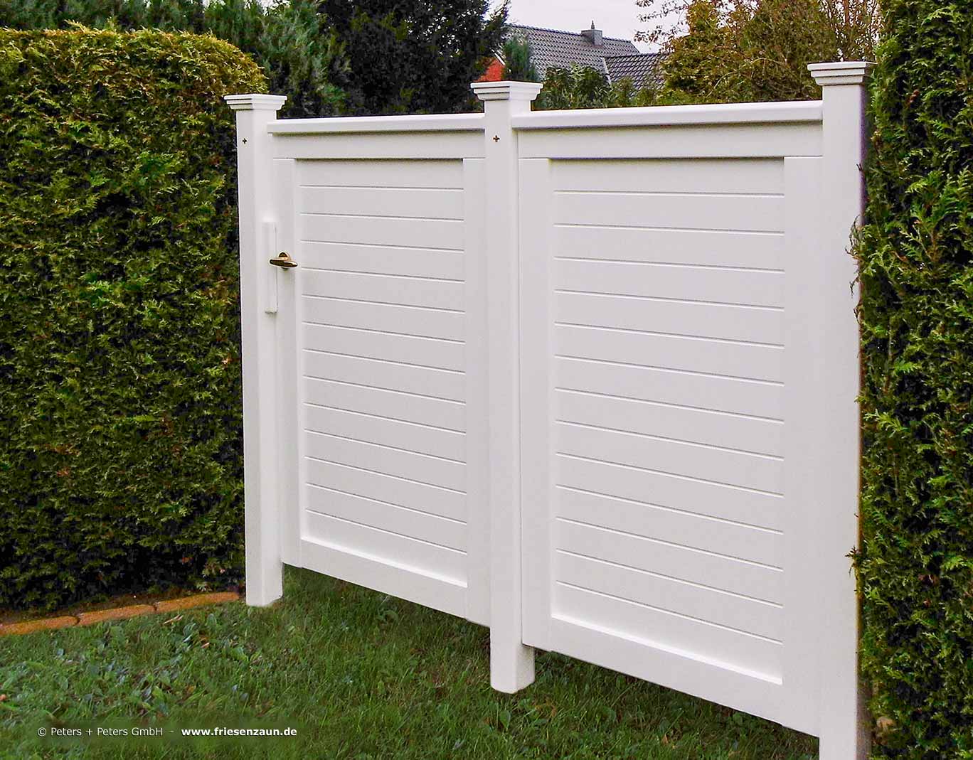 Vielfältig einsetzbar - Blickdichte Gartentore von Peters + Peters gewähren Sichtschutz und kontrollierten Zutritt zu Ihrem Garten.