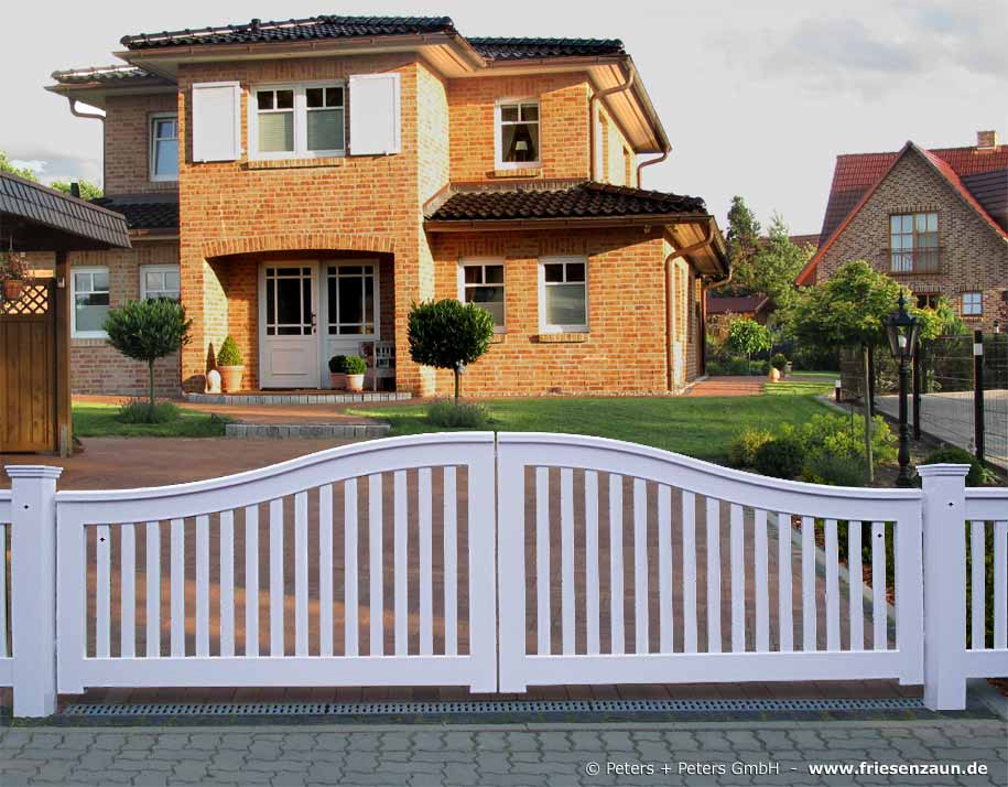 Gartentore mit elektrischem Torantrieb - www.friesenzaun.de