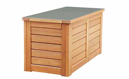 Hochwertige Verarbeitung nach alter Tischlertradition - alle Holzverbindungen dieser schönen Kissentruhe sind unsichtbar  gezapft oder gedübel.