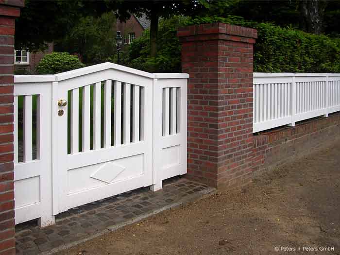 Individuelle Gartentor - Holztore aus wertvollem Hartholz - Qualität mit 25 Jahren Garantie.