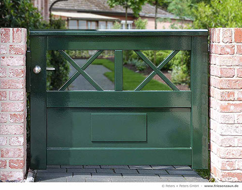 Individuelle Gartentor - Holztore aus wertvollem Hartholz - Qualität mit 25 Jahren Garantie.