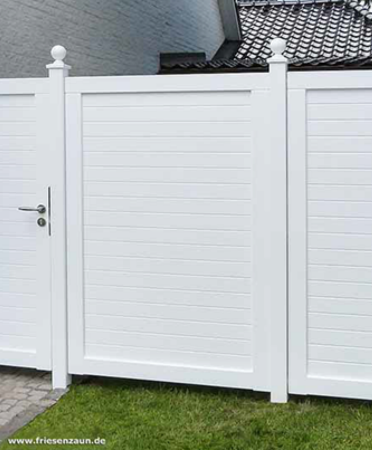 Schützen Sie sich vor unerwünschtem Einblick - die extra massiven Sichtschutzzäune von Peters + Peters werdennach Maß gefertigt - mit Garantie.