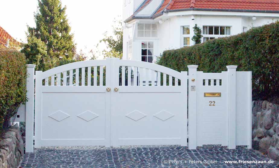 Individuelle Gartentor - Holztore aus wertvollem Hartholz - Qualität mit 25 Jahren Garantie.