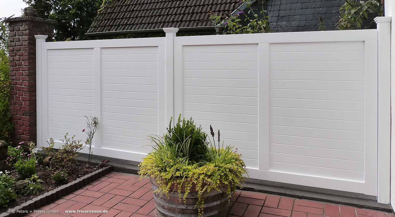 Gartentor BERGSTEDT - Weiße Holztore nach Maß gefertigt - Gartentore in mehr als 200 RAL-Farben.