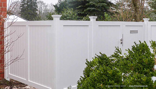 Gartentor BERGSTEDT - Weiße Holztore nach Maß gefertigt - Gartentore in mehr als 200 RAL-Farben.