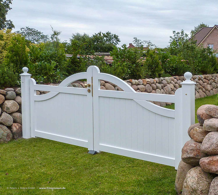 Sylter Gartentore aus dauerhaftem Hartholz - Friesentore in weiß oder farbig lackiert.