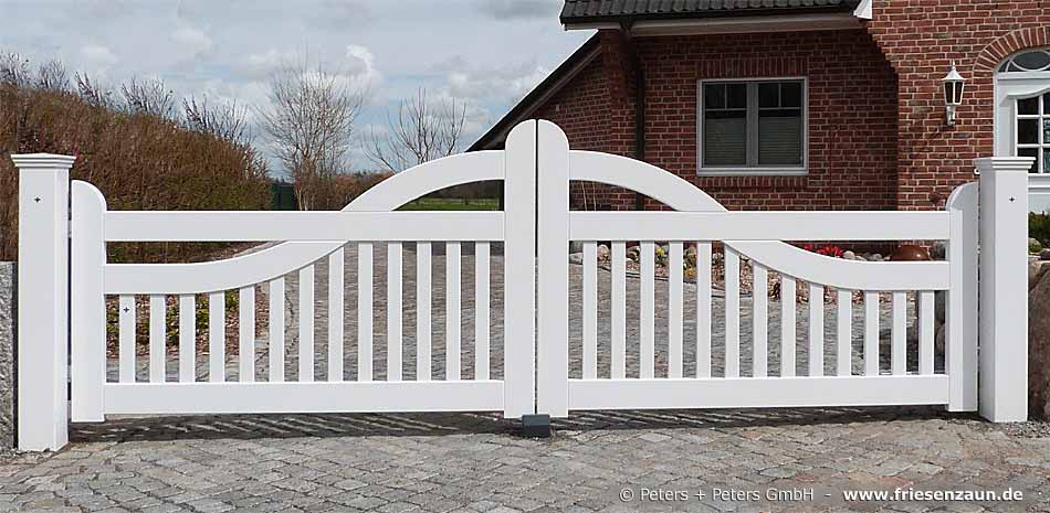 Orignal Sylter Friesentor LUXUS klassisch weiß lackiert - Torbreite 400 cm.