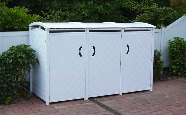 3er Mülltonnenbox für Abfalltonnen mit 120 oder 240 Liter Fassungsvermögen. Lieferbar in weiß oder in jedem anderen RAL-Farbton.