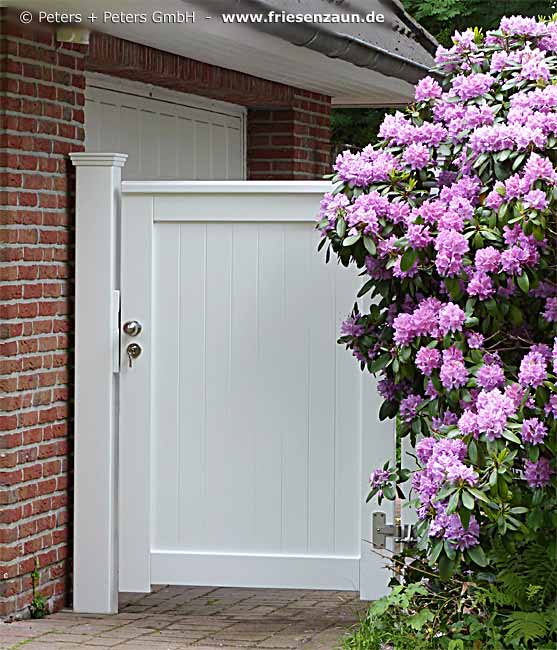 Schutz für Ihren Garten - Sichtschutztore verhindern unerwünschten Einblick und sichern den Zugang zum Haus