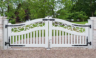 Sylter Gartentore + weiße Friesentore - Hartholz nach Maß gefertigt