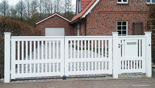 Gartentoranlage OHLAND - Torhöhe 160 cm mit zusätzlichem Rahmenholz und Briefkasten im Einzeltor. Doppeltor mit Torautomatik.