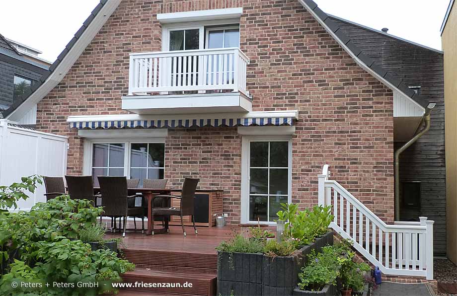 Balkongeländer + Weißes Treppengeländer aus wertvollem Hartholz - Maßanfertigung mit 25 Jahren Garantie.